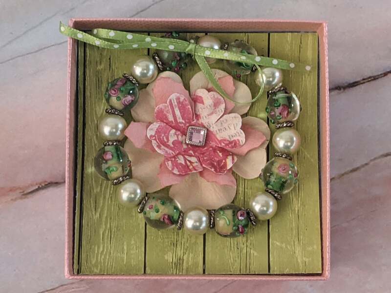 Flower Glass Bead Bracelet