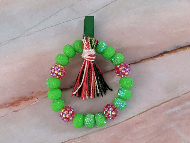 Beaded Christmas Wreath Gift Clip
