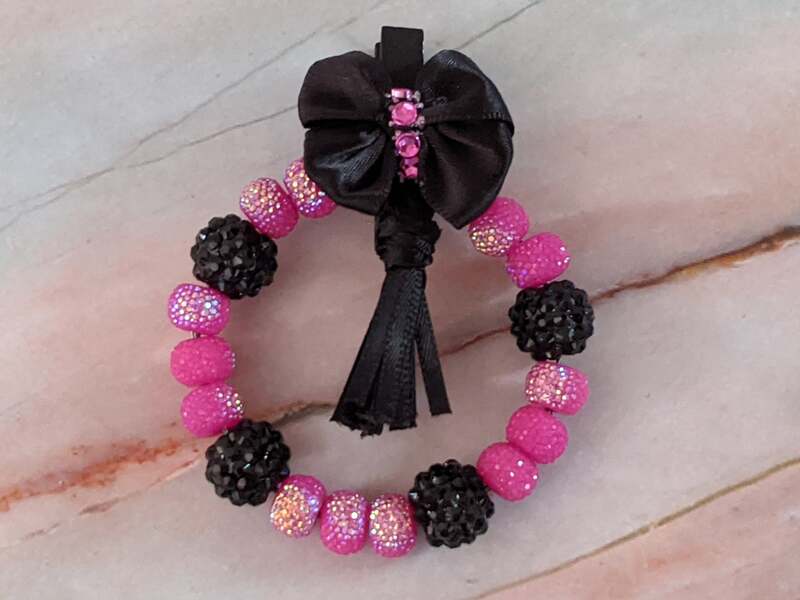 Fuchsia Black Beaded Wreath Clip