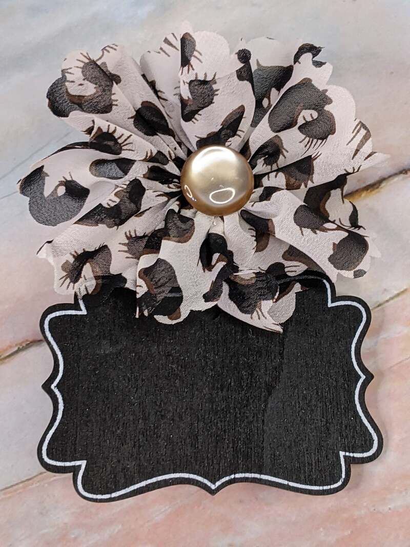 Ivory Leopard Flower with Chalkboard Tag Clip for Gift Bag